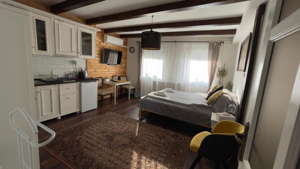 Kishaz Apartman Eger Exterior photo