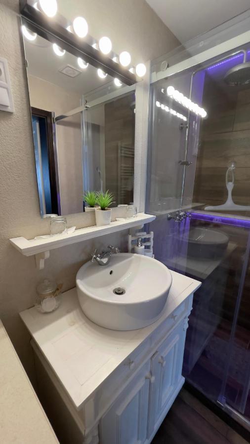 Kishaz Apartman Eger Exterior photo